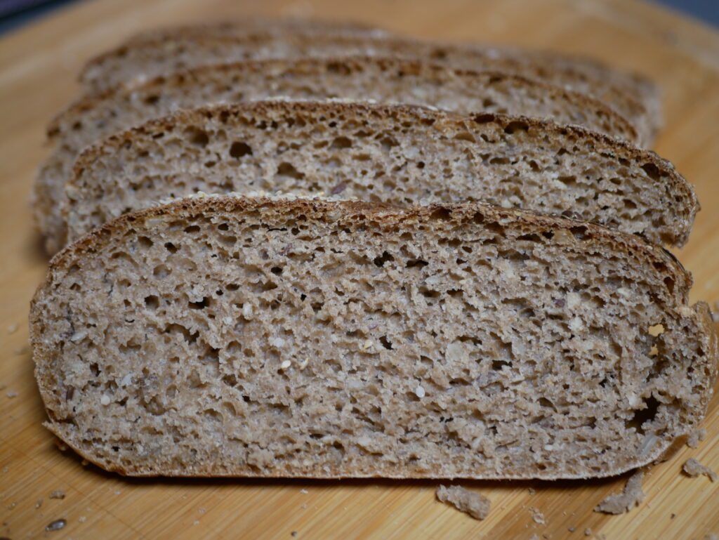prosty chleb orkiszowy