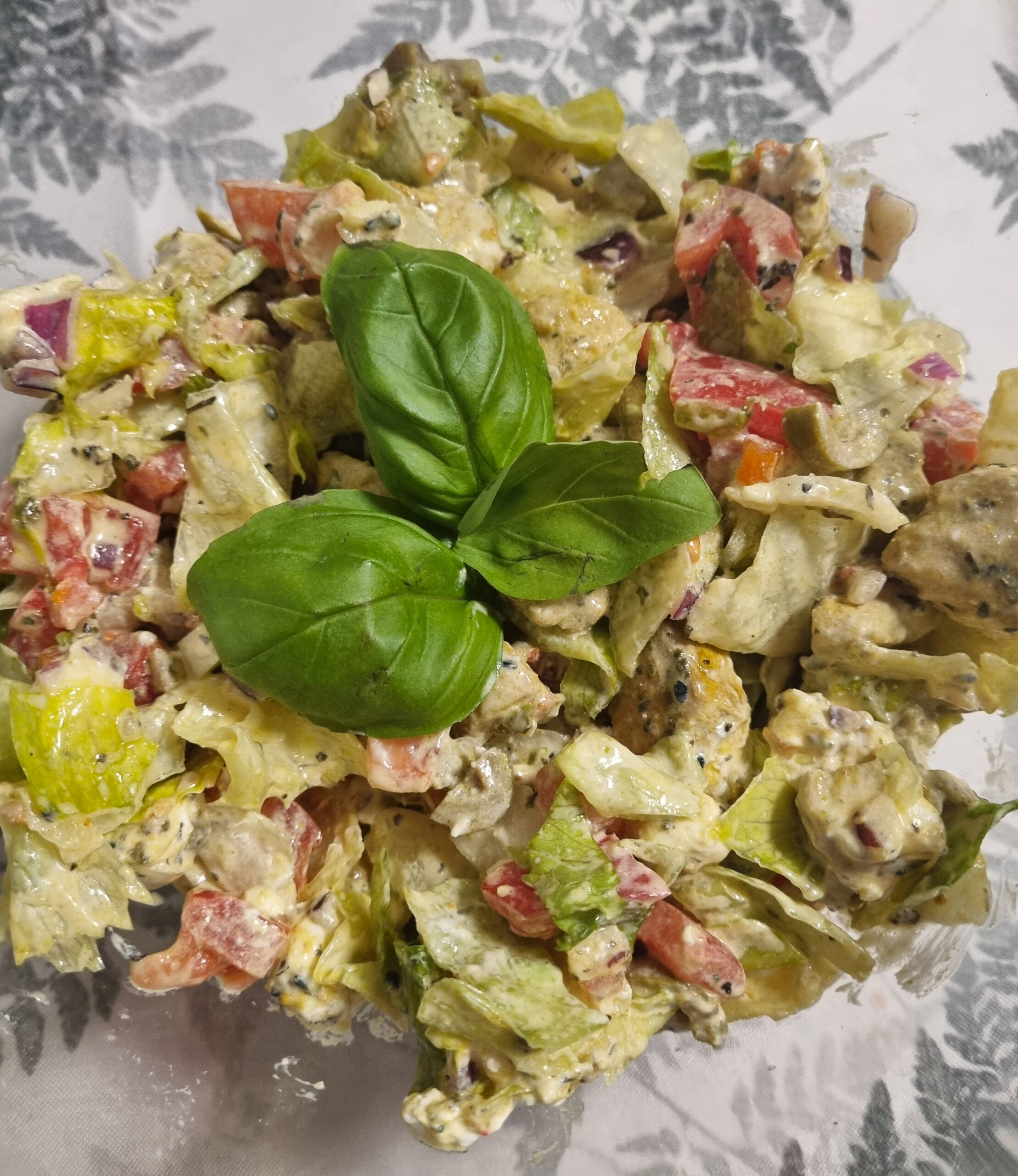 sałatka grecka z kurczakiem